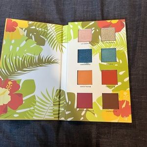 Alamar costmetics eyeshadow palette